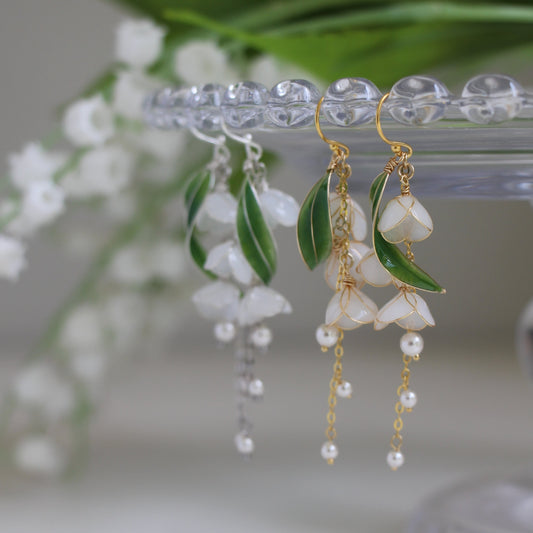White Lily of Valley Earrings with Pearls, May Birth Flower, Bridal Jewellery, Wire Wrapped