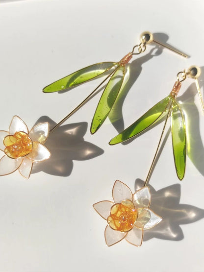 Daffodils Flower Earrings Dangle, Gold vermeil