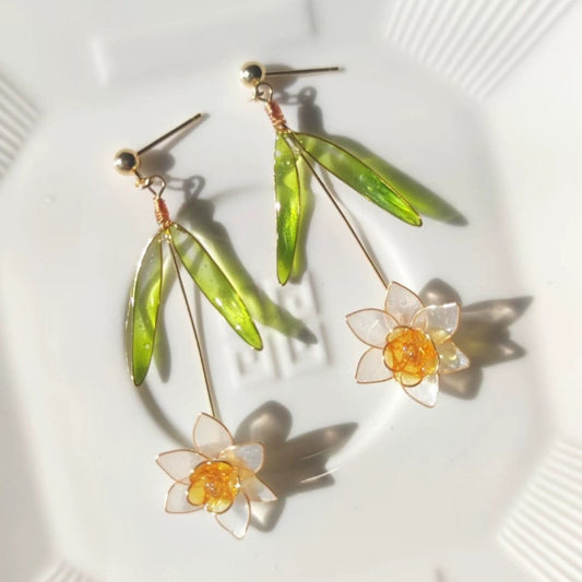 Daffodils Flower Earrings Dangle, Gold vermeil