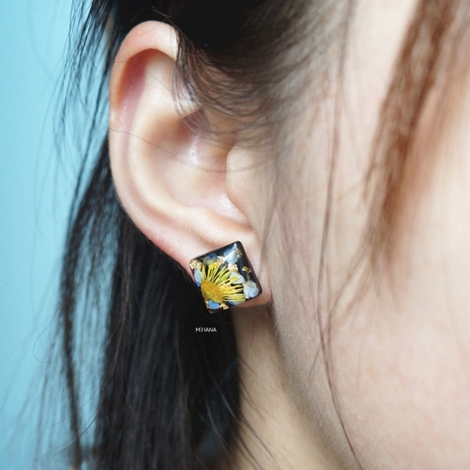 Real Daisy Silver Studs