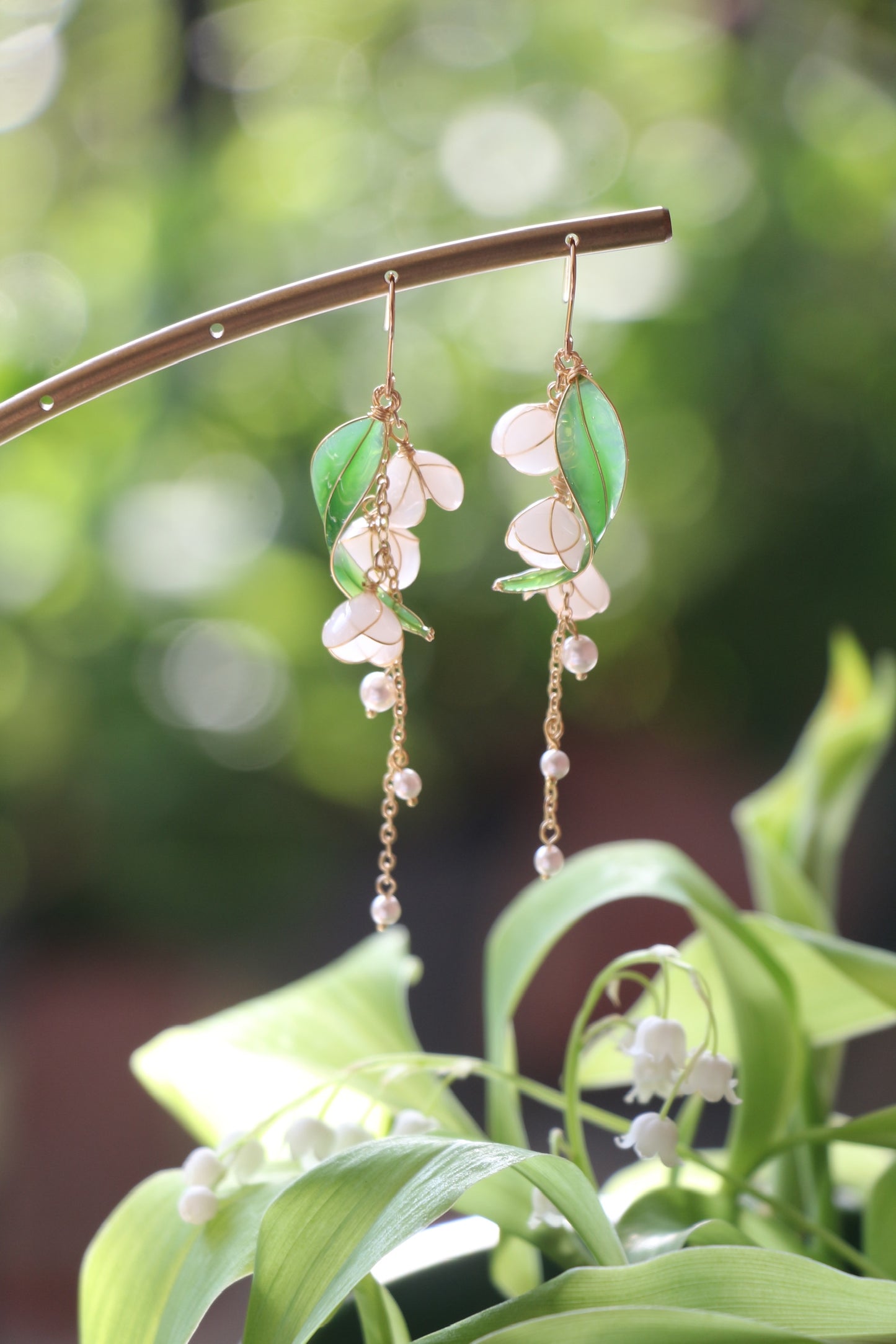 White Lily of Valley Earrings with Pearls, May Birth Flower, Bridal Jewellery, Wire Wrapped