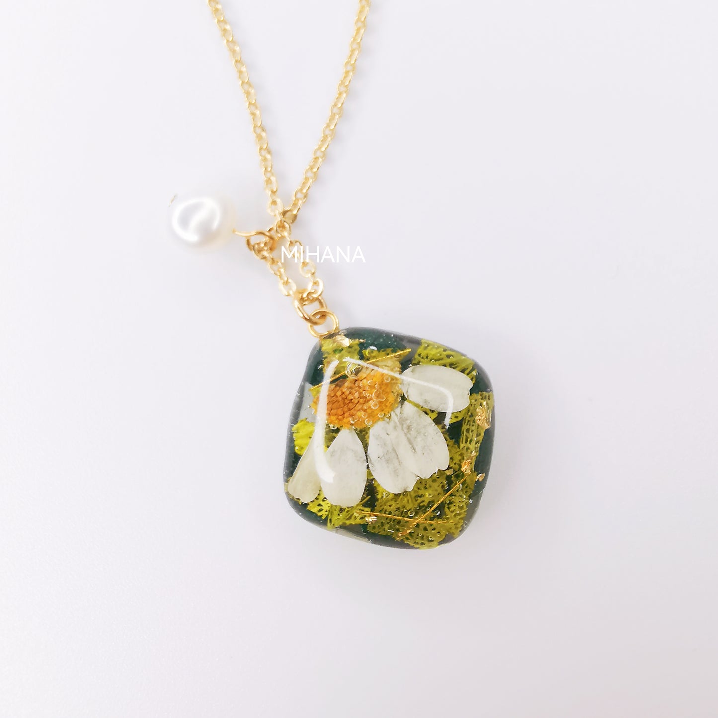 Sterling Silver Daisy in Forest Necklace and Earrings